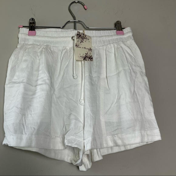 Hem&Thread White Shorts - Picture 5 of 6